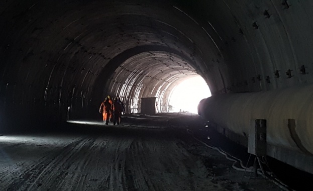 Ремонтът на тръбата за София на тунел "Витиня" на АМ "Хемус" е пред финализиране