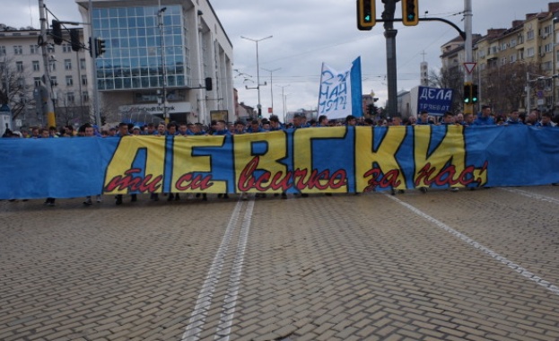 Мащабно шествие на Левски в центъра на София