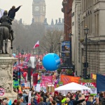 Климатични активисти „подгряха“ Лондонската седмица на модата