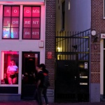 Нови правила за посещения в квартала на Червените фенери в Амстердам