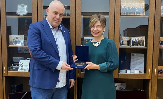 Иван Гешев се срещна с посланика на Турция Айлин Секизкьок