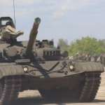 Русия пусна кадри от бойна стрелба на модернизирания танк Т-72 