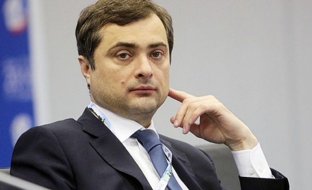 Путин освободи помощника си Владислав Сурков 