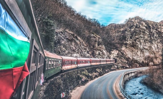 Теснолинейката до Добринище - сред 10-те най-добри пътувания с влак в Европа 