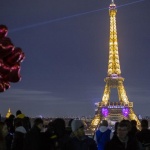 Айфеловата кула отваря за посетители