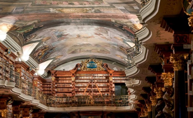 Националната библиотека на Чехия се намира в приказно красивия комплекс