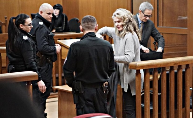 Съдът върна в ареста жената на Васил Божков