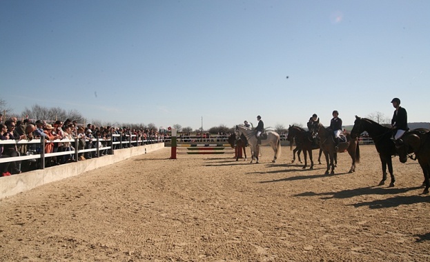 И тази година Клуб по конен спорт СТУДЕНЕЦ кани