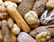МФ предлага 0% ДДС за хляб и брашно да остане до средата на 2024 година