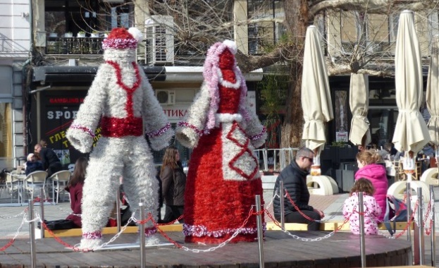 И тази година дървото пред сградата на пл Стефан Стамболов 1