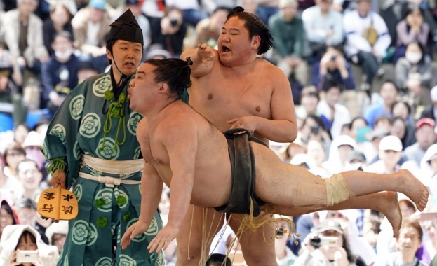 Пролетният турнир по сумо за Купата на Императора в Япония