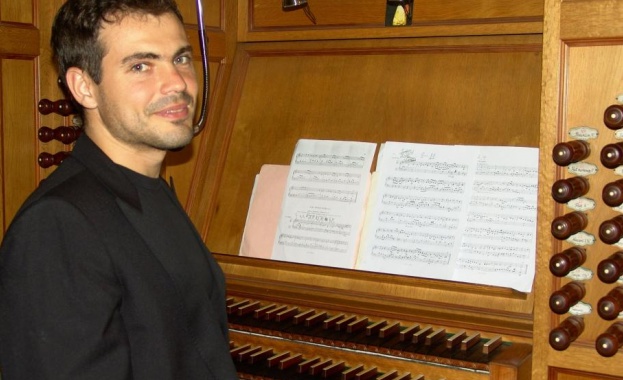 Изпълняват премиерно „Фауст” от Лист на два рояла в София