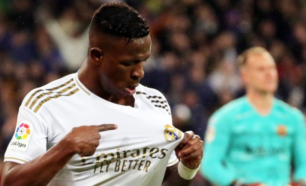 Отборът на Реал Мадрид надигра с 2 0 гостуващия Барселона в