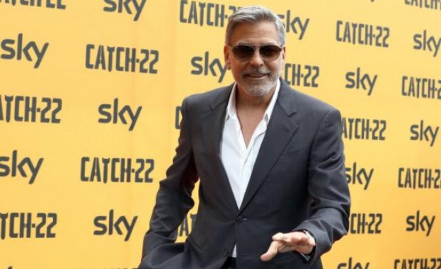 Джордж Клуни разказа как е раздал 14 милиона на приятели 