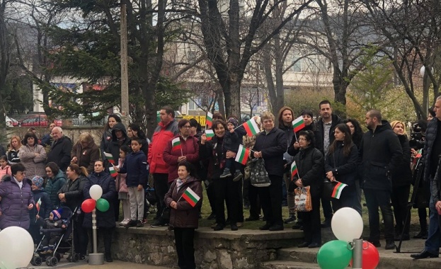 Днес е свещена дата за всички нас Днес преди 142