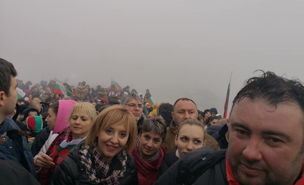 Посланието оттук е обединение кураж да се изправим всички и