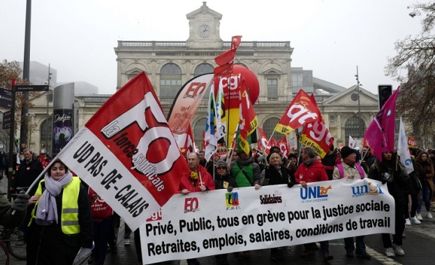 Главният закон за прилагането на пенсионната реформа на френския президент