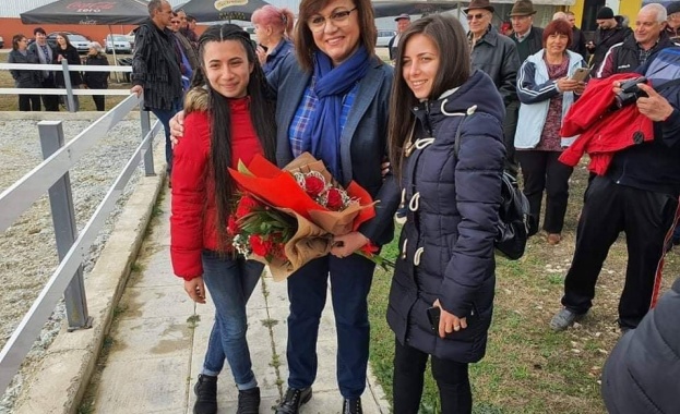 Председателят на БСП Корнелия Нинова откри конен турнир в с