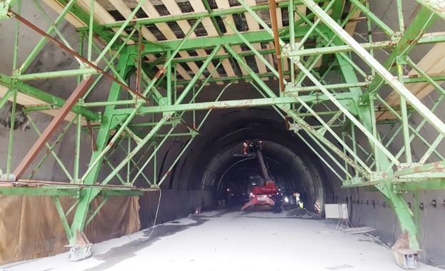 За три часа през нощта ще бъде ограничено преминаването в тръбата за Варна на тунел „Витиня“ на АМ „Хемус“