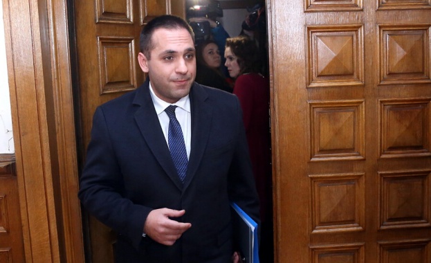 Има осигурени маски и консумативи за следващия месец Имаме направени