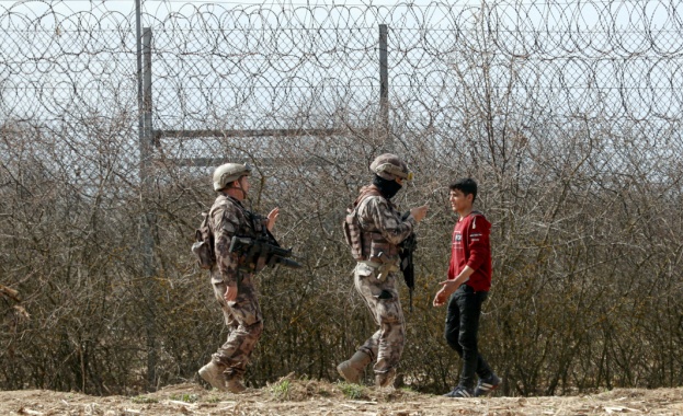 Гърция и Турция продължават информационната война във връзка със ситуацията