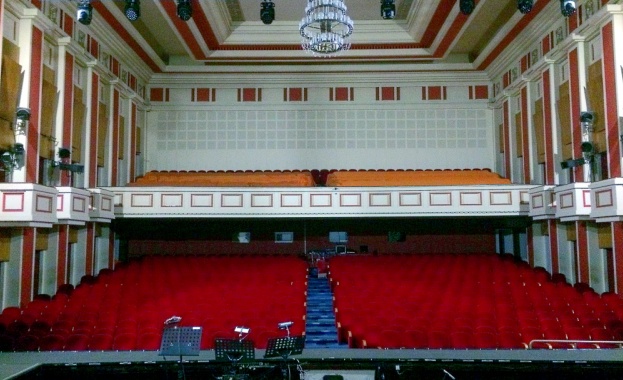 Музикалният театър започва ремонт, докато трае забраната за спектакли