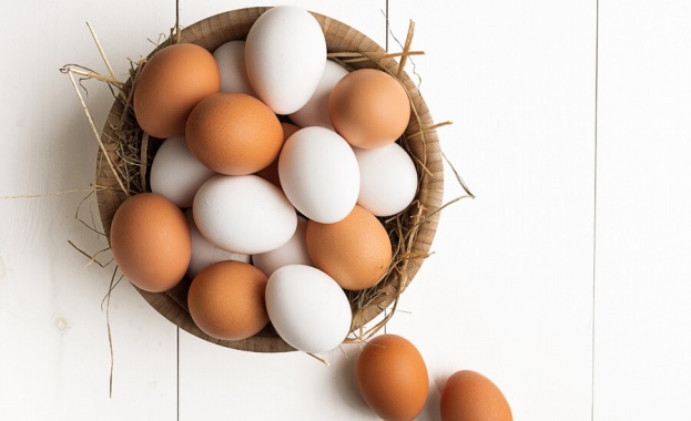 Лесен трик как да проверите пресни ли са яйцата