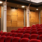 Оперативен щаб: Театри и кина могат да работят, ако продават билети през едно място