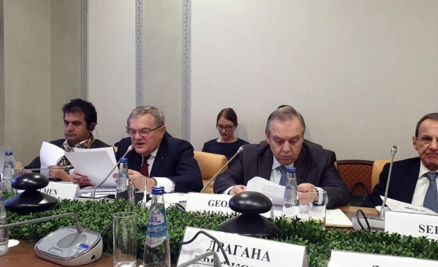 Румен Петков е в Москва за участие в международна кръгла маса 