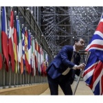 Коронавирусът поставя под риск преговорите между Великобритания и ЕС