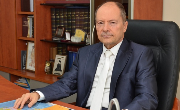 Топекспертът по хигиена проф Воденичаров е ръководител катедра Обществено здраве