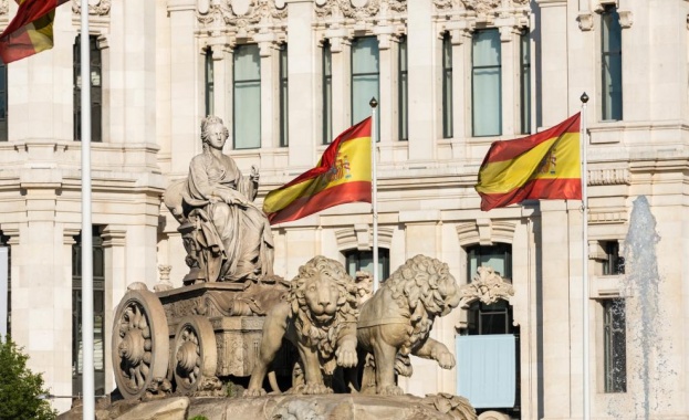 Испанският премиер Педро Санчес обяви въвеждането на почти пълна карантина