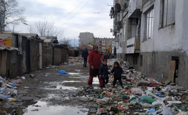 Събраха над 300 тона боклуци в пловдивския квартал "Столипиново"