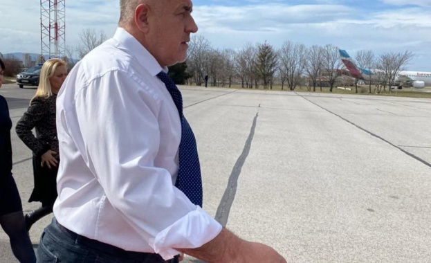 Премиерът Бойко Борисов е на посещение в завод за защитни