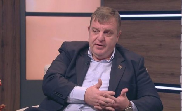 Бившият вече лидер на ВМРО Красимир Каракачанов защити евродепутата Ангел