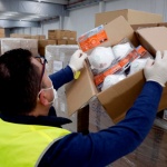 Разследване: МЗ е раздало компрометирани китайски маски на хора от първа линия 