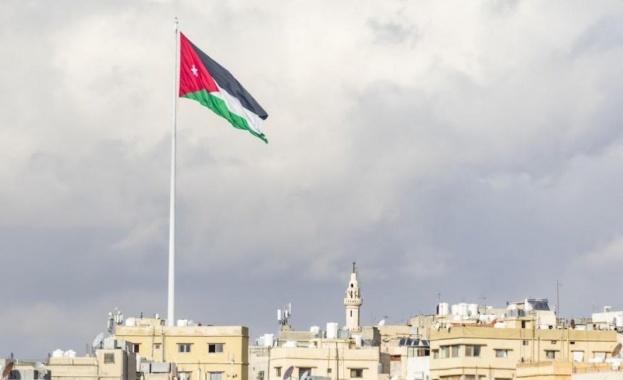 Със сирени вчера в Йордания бе оповестено началото на ограничителен