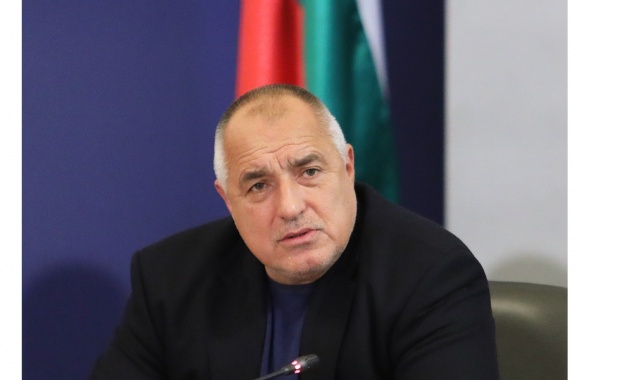 Това заяви премиерът на извънреден брифинг в МС Ще облекчим