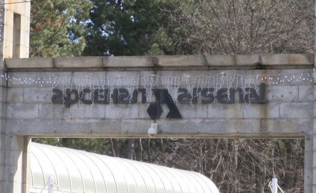 До 2 000 работници от оръжейния завод Арсенал ще бъдат