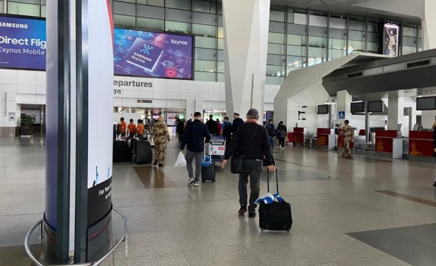 Току що от Делхи излетя самолет на българската авиокомпания Би Ейч