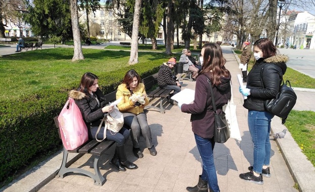 Младежкото обединение в БСП Русе също се включи в доброволческата