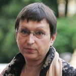 Иглика Трифонова: Кризите изискват смирение, а не всепозволеност