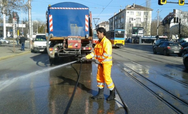 Мият улиците на София по често като мярка срещу разпространението на