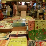 Спад от поне 30 процента в продажбите на книжарница в Бургас в пандемията