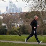 "Тротоарни войни" удариха градовете, докато COVID-19 настройва бегачи срещу кучета