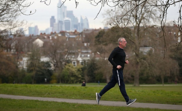 Разходката в парка се превърна в битка за пространство сред