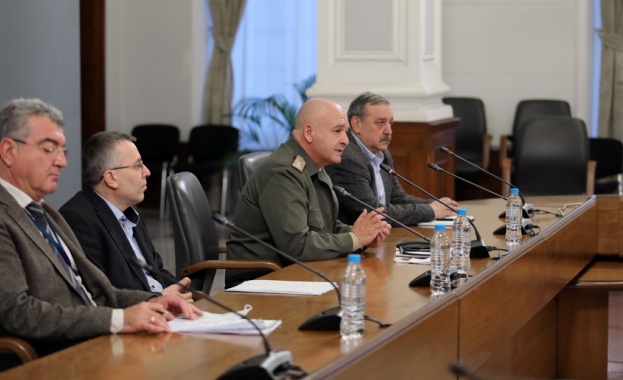 17 годишен младеж е заразил 7 свои съученици с коронавирус Това