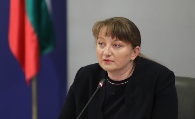  Сачева: Има 4 700 нови безработни само за ден
