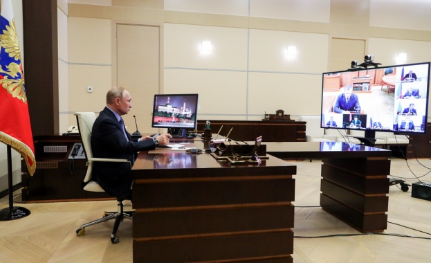 Руcкият прeзидeнт Влaдимир Путин oбяви чe удължaвa въвeдeния в cтрaнaтa