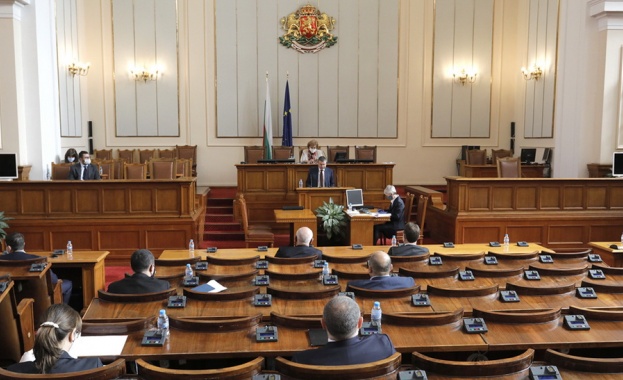 Очаква се представители на БНБ Комисията за финансов надзор и